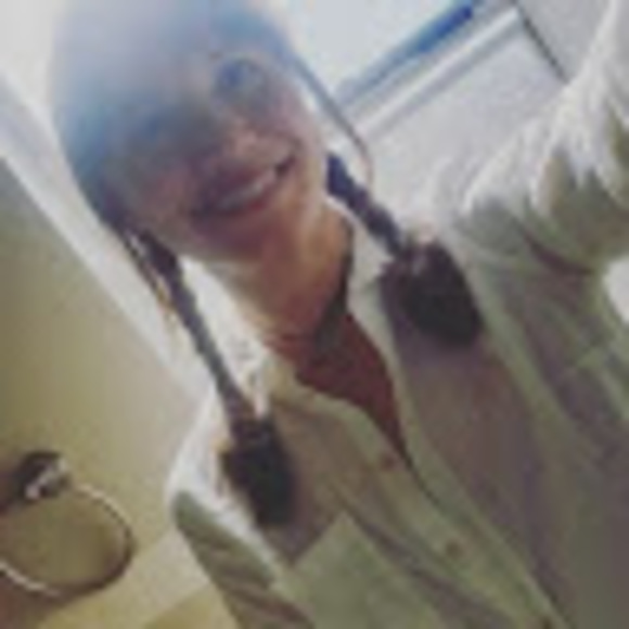 Meet your Posher, Embri - Picture 1 of 1